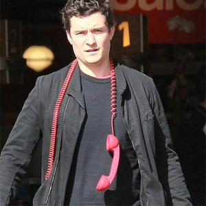 orlando-bloom-pop-phone