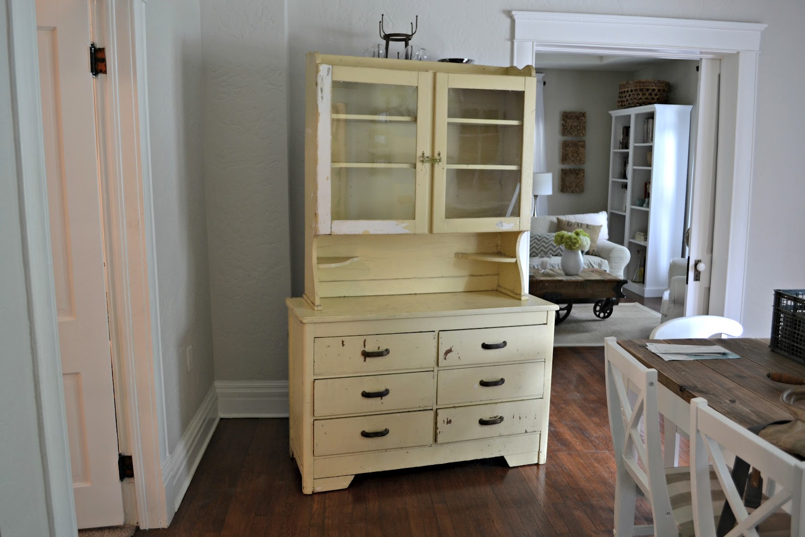vintage home love New (Old) Hutch Redo