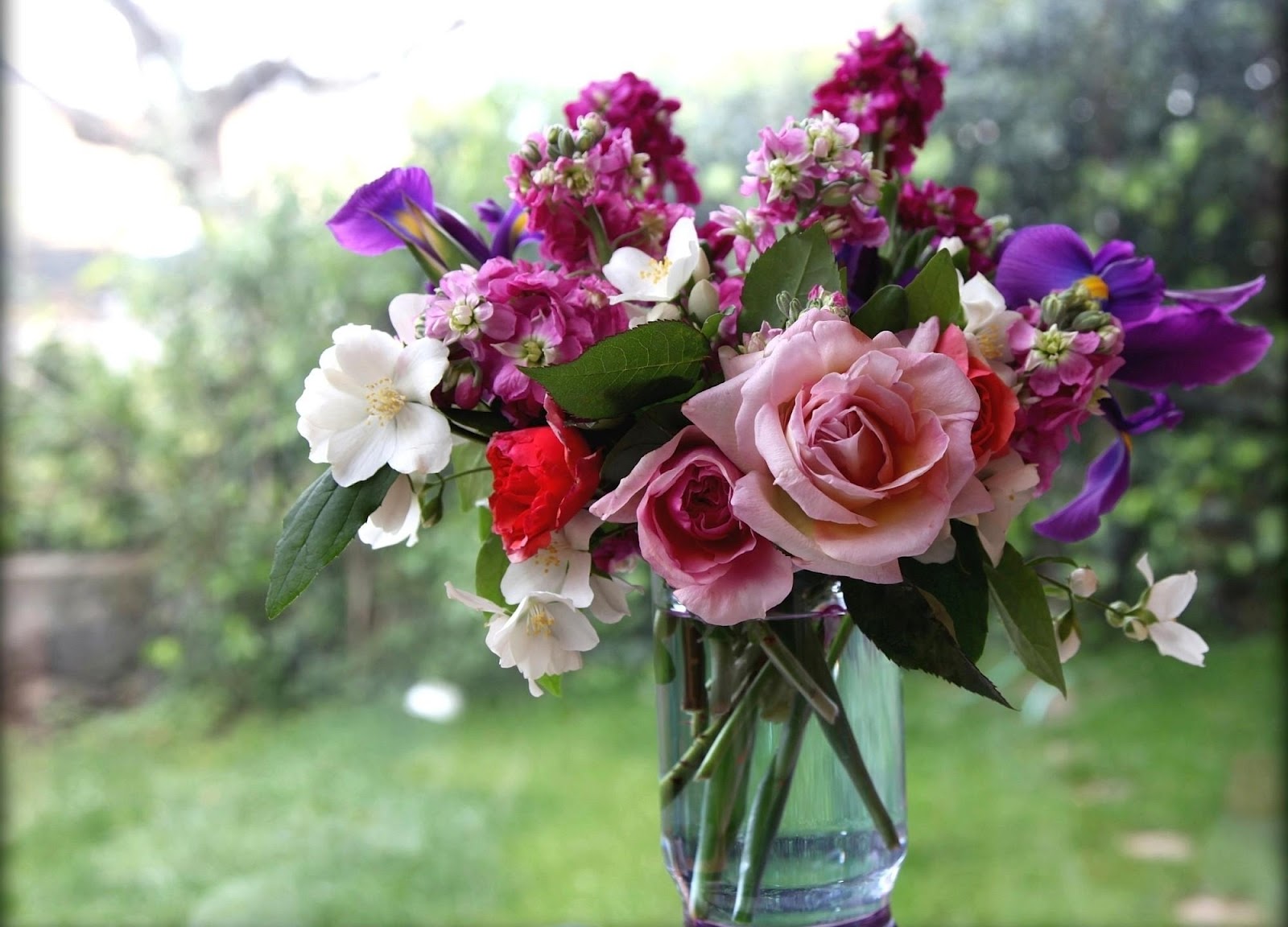 Beauty Flower: Vase Of Flowers Wallpaper