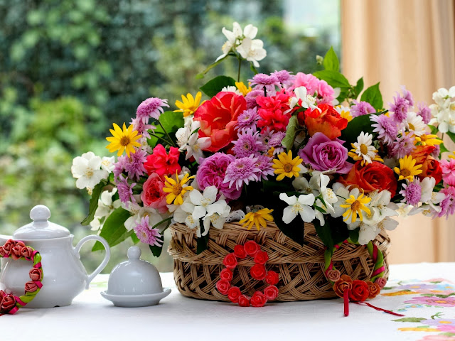 http://4.bp.blogspot.com/-BJP2xqxkRrE/Ujy0Y1l0i5I/AAAAAAAAQug/ufx1_3ewe0g/s640/fotos-de-canasta-de-flores.jpg