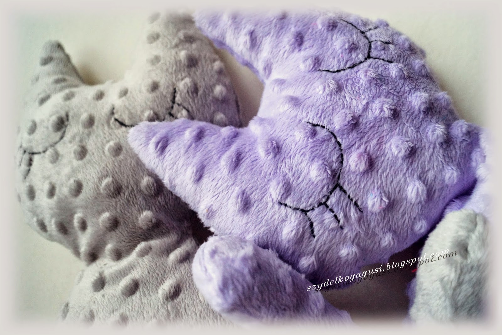 Szydełkogagusi Uśmiechnięte Pinky Minky )