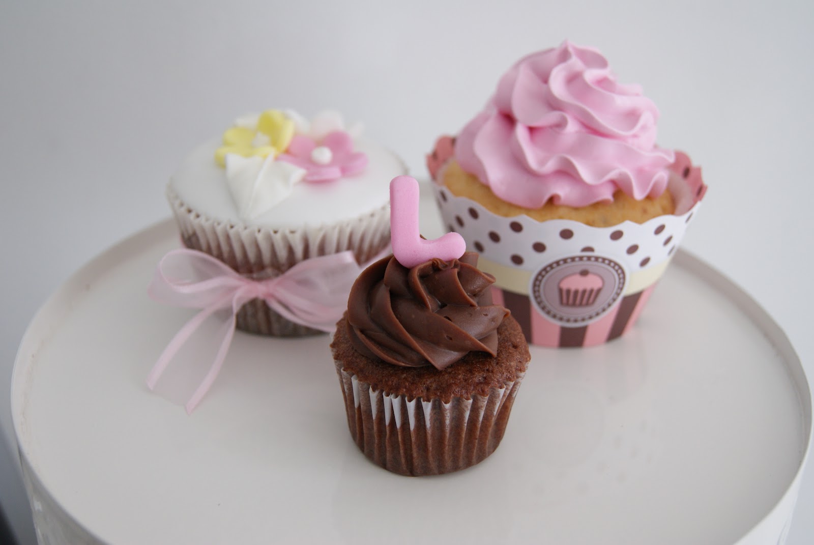 Lucimara Yozia Cake Design cap cakes