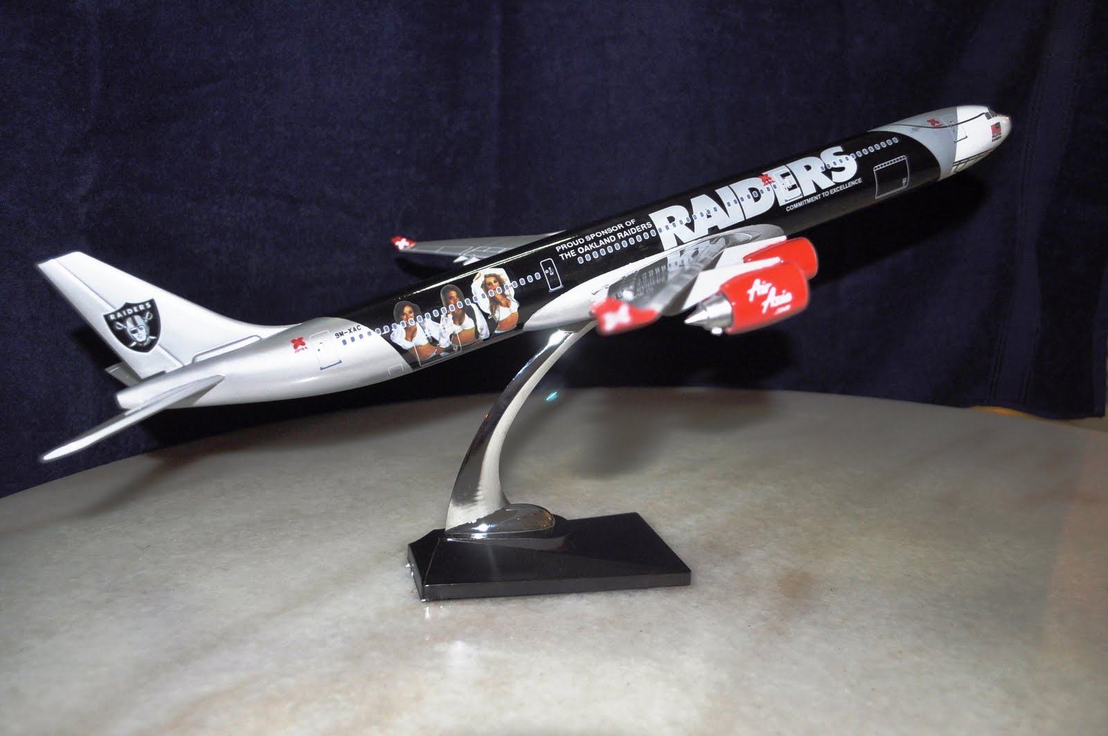 Airplane Models @ SG (Home Delivery Service): Air Asia X RAIDERS ...