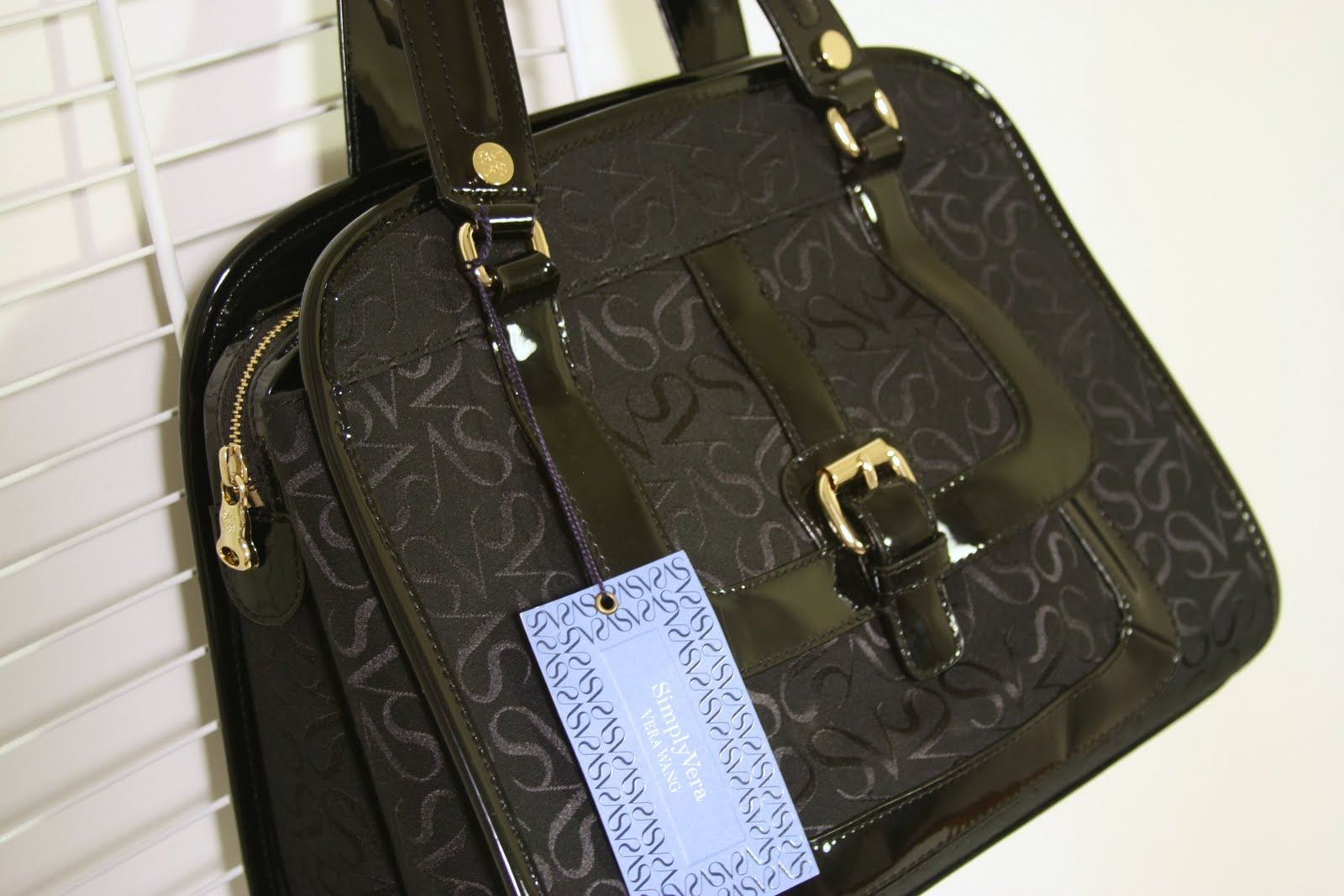 vera wang logo purse