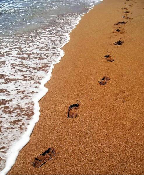 his poem The Footsteps his poem The Footsteps
