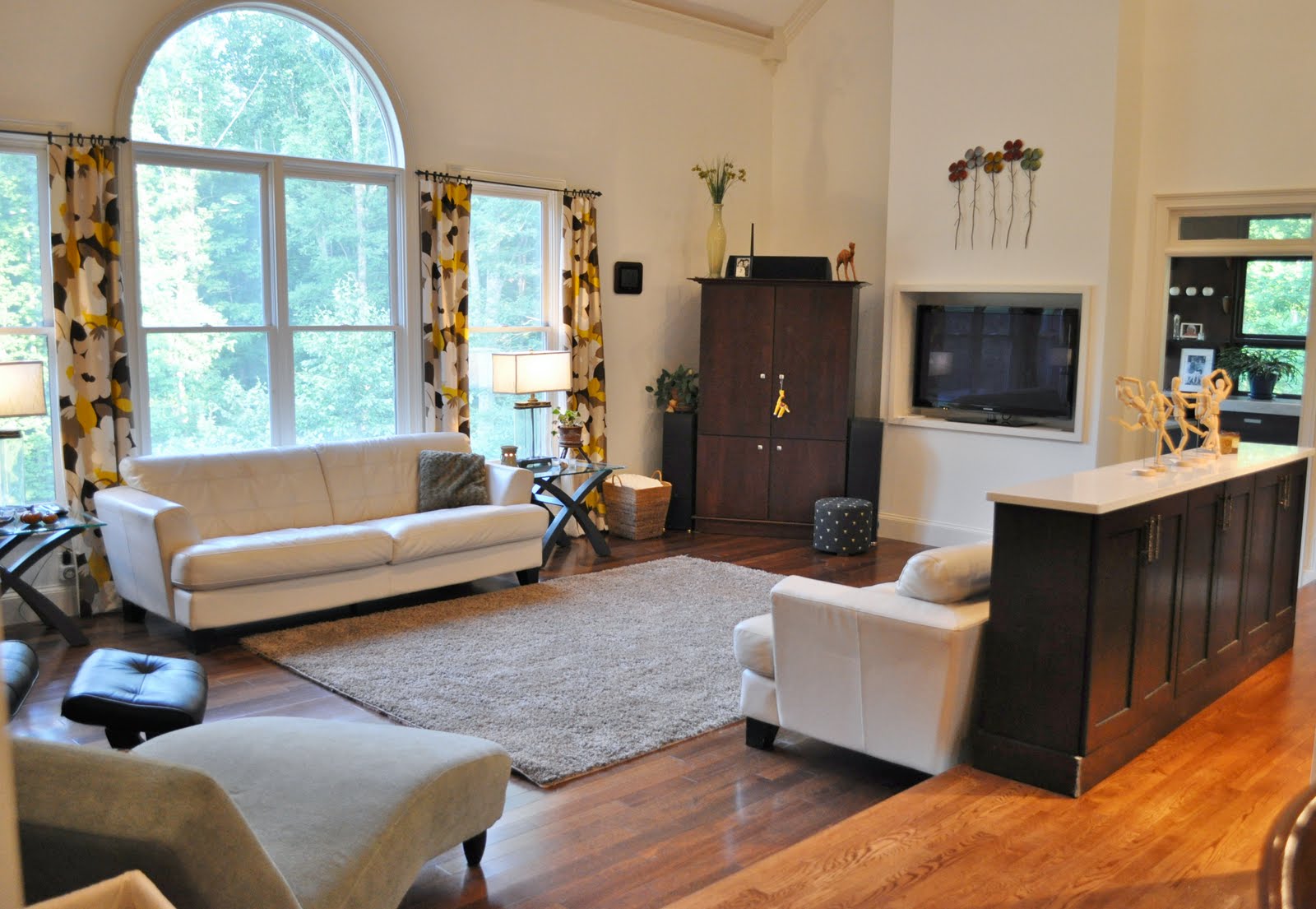 Kitchen cabinet trash bin Watch the seasons go by through the large windows to the private