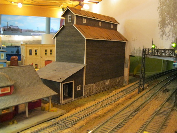 Craftsman Structures: Hamilton Model Works - Wooden Grain Elevator