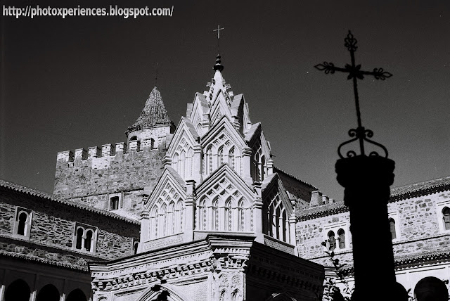 Templete de claustro y torre defensiva - Temple of cloister and defensive tower Templete de claustro y torre defensiva - Temple of cloister and defensive tower