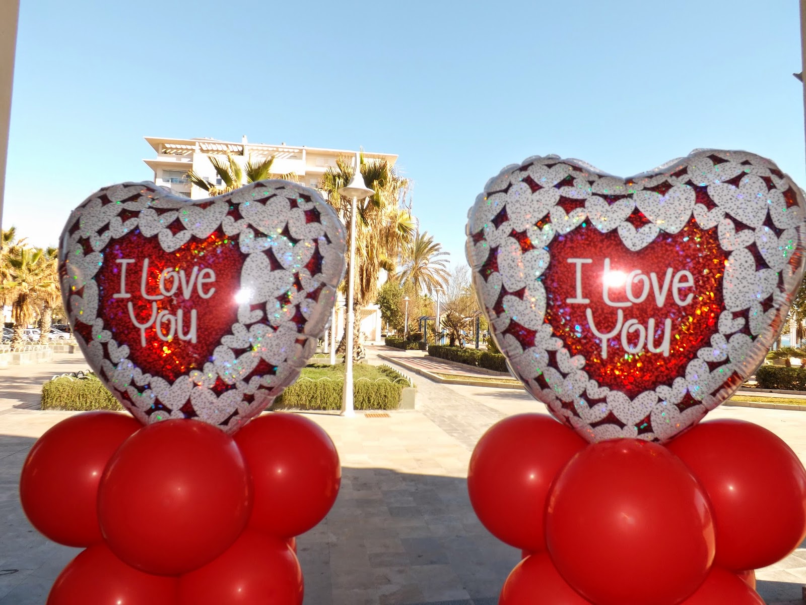 Decoración arcos y columnas de globos para Primera Comunión y Bautizo - My  Valentine