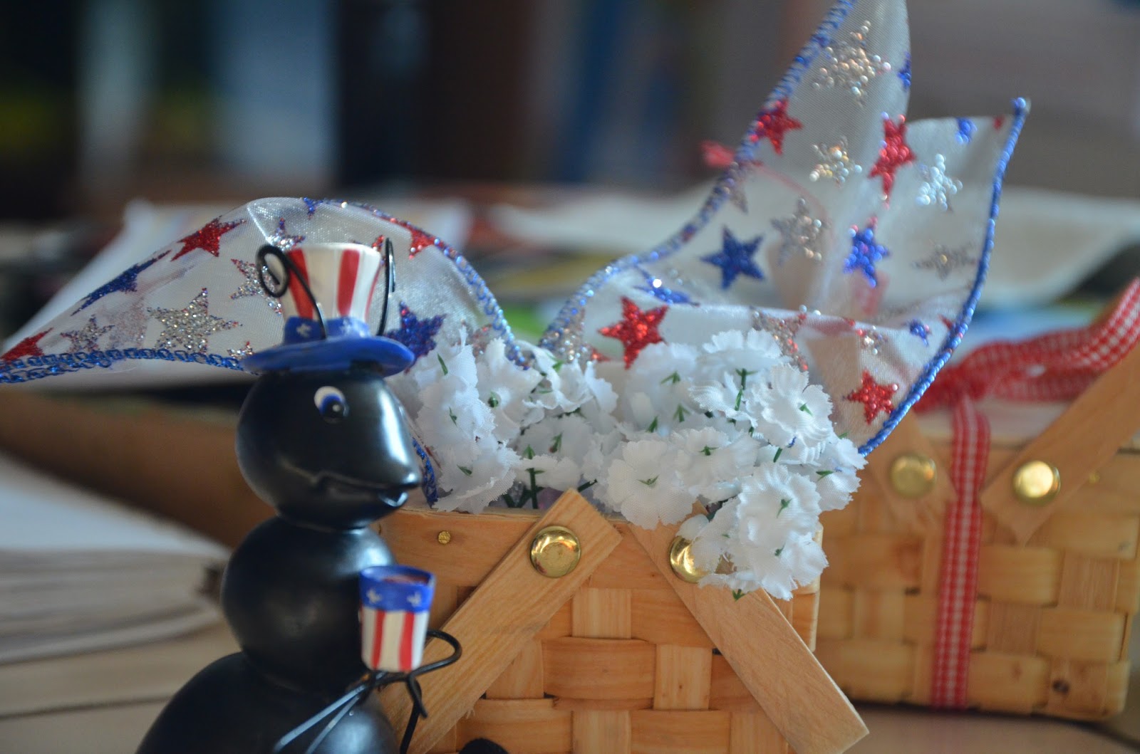 Beaucoup Mini Woven Picnic Baskets!!