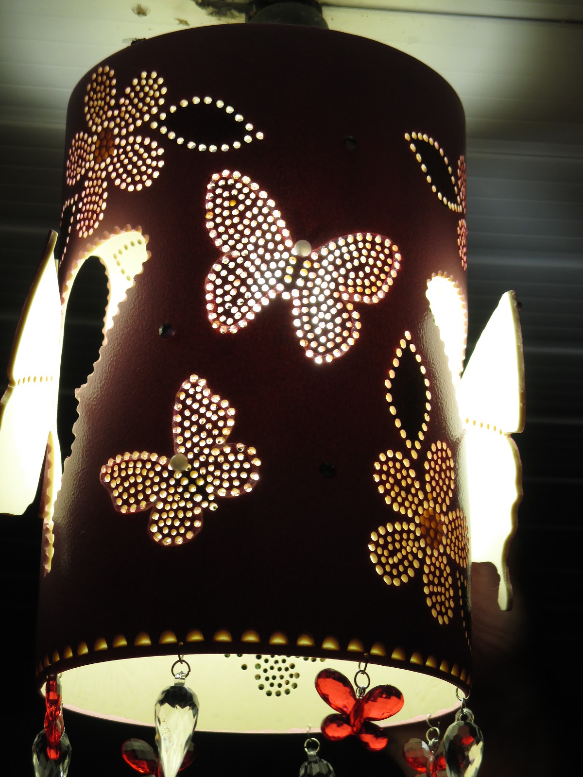 michele luminarias em pvc LUMINARIA DE TETO COM BORBOLETAS EM 3 D E FLORES