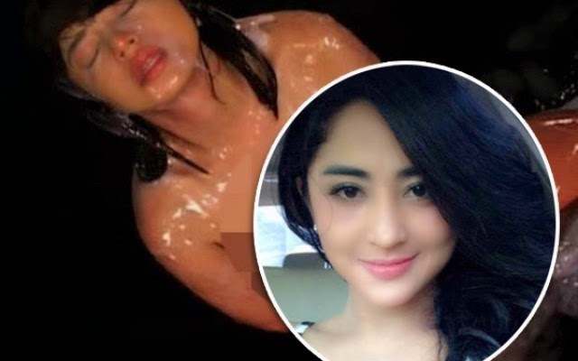 foto telanjang dewi persik lagi mandi memek dewi persik video bokep dewi persik