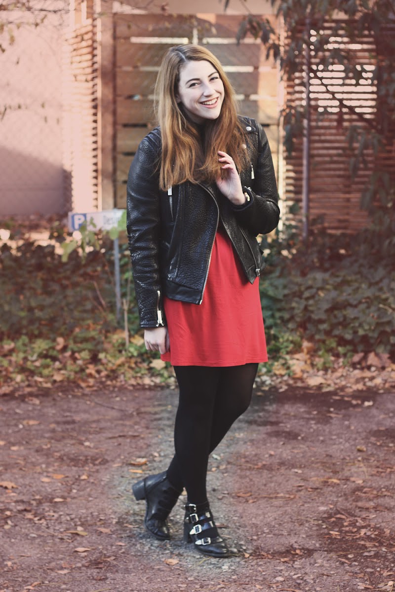 how to wear a red dress