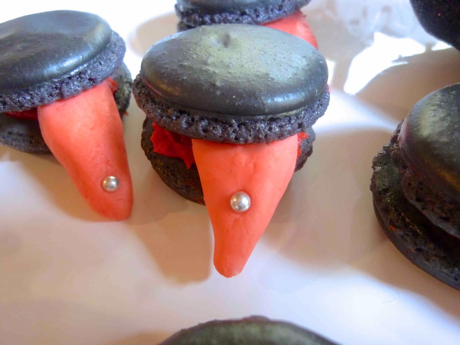 Pierced-Tongue-Halloween-Black-Macarons-