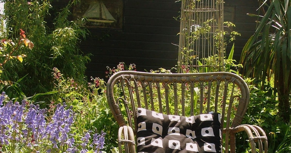 Kaylovesvintage garden blankets & cushions