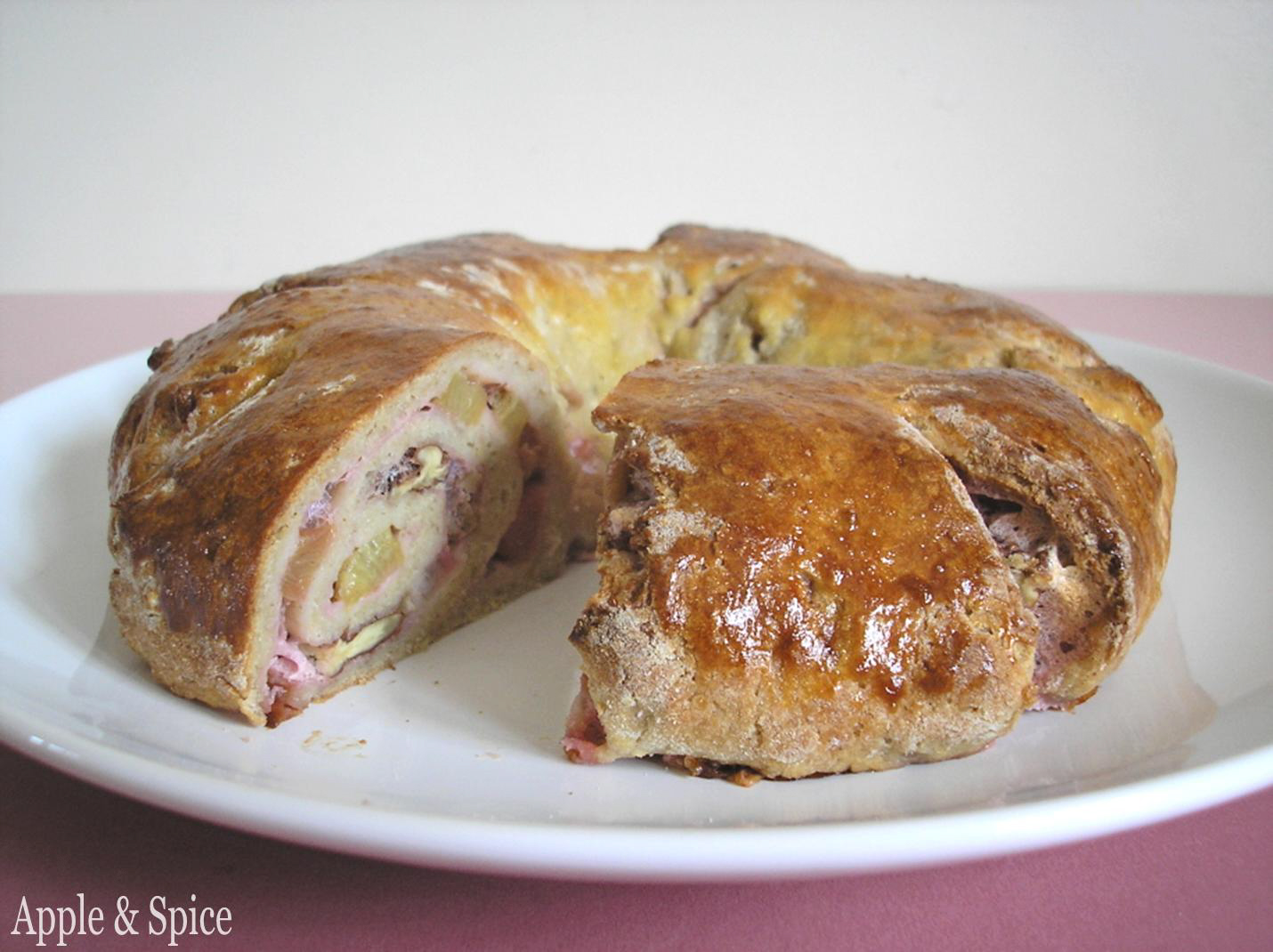 Apple & Spice The Daring Bakers March 2011 Yeasted Rhubarb