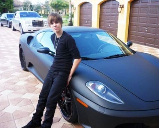 matte fanatic justin bieber s matte black ferrari f 430