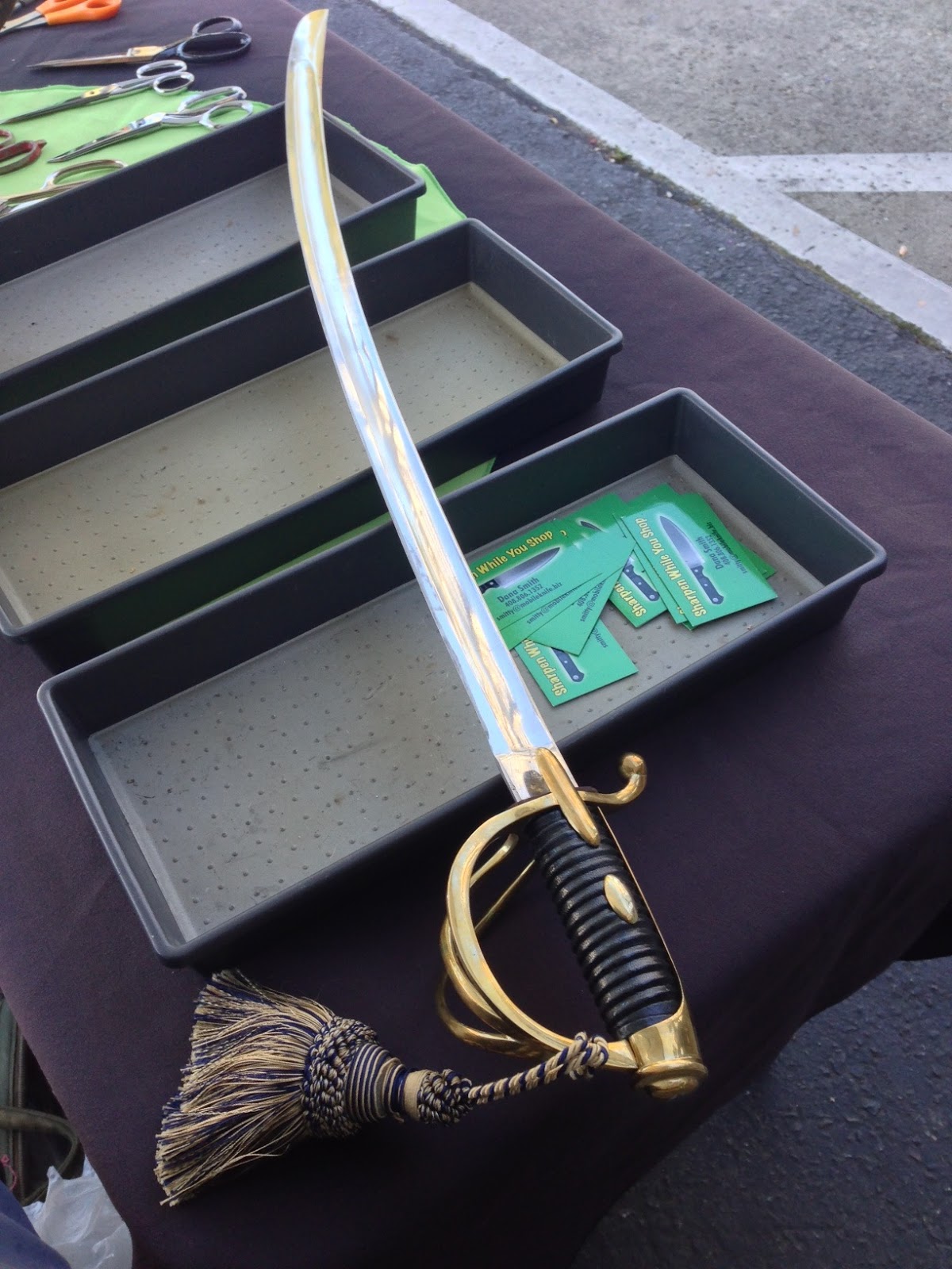 Mobile Knife Sharpening / Knife Sales Sword Sharpening