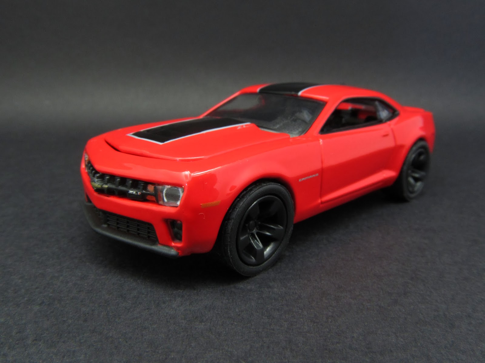 Diecast Hobbist 2013 Chevrolet Camaro ZL1