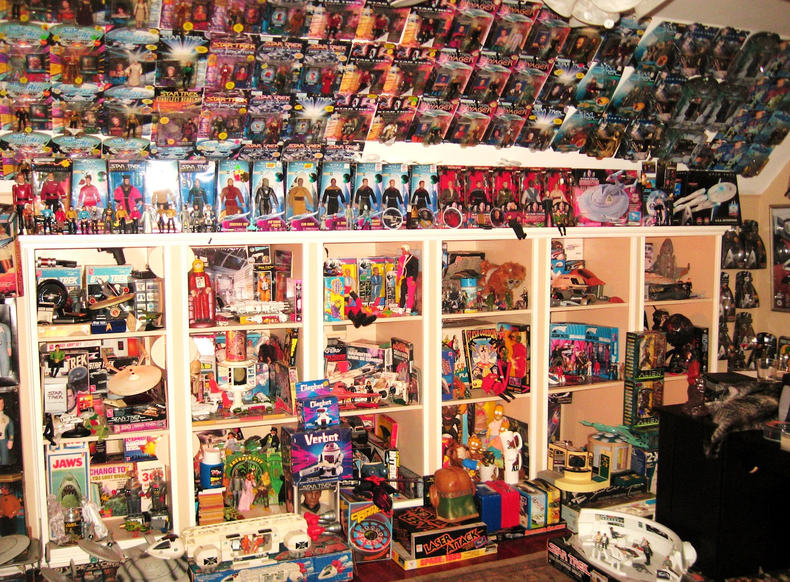 hoarding meaning