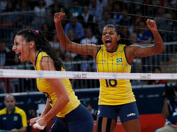 O Brasil virou para cima da Rússia e se classificou para as semifinais do torneio feminino de vôlei. As nossas meninas enfrentam agora as japonesas. VALEU, BRASIL! O Brasil virou para cima da Rússia e se classificou para as semifinais do torneio feminino de vôlei. As nossas meninas enfrentam agora as japonesas. VALEU, BRASIL!