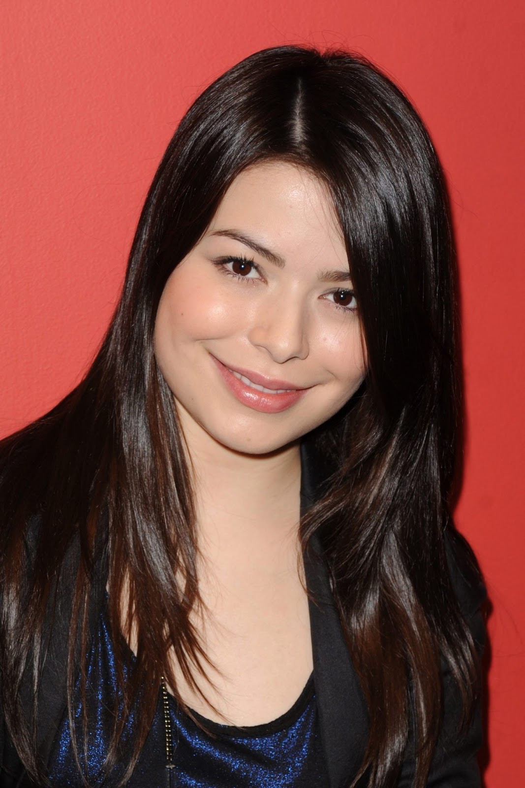 http://4.bp.blogspot.com/-BZHBX9ZeMl0/USCt4YprTMI/AAAAAAAABrA/908q5cnnJbc/s1600/Miranda-Cosgrove-miranda-cosgrove-20682374-1707-2560.jpg