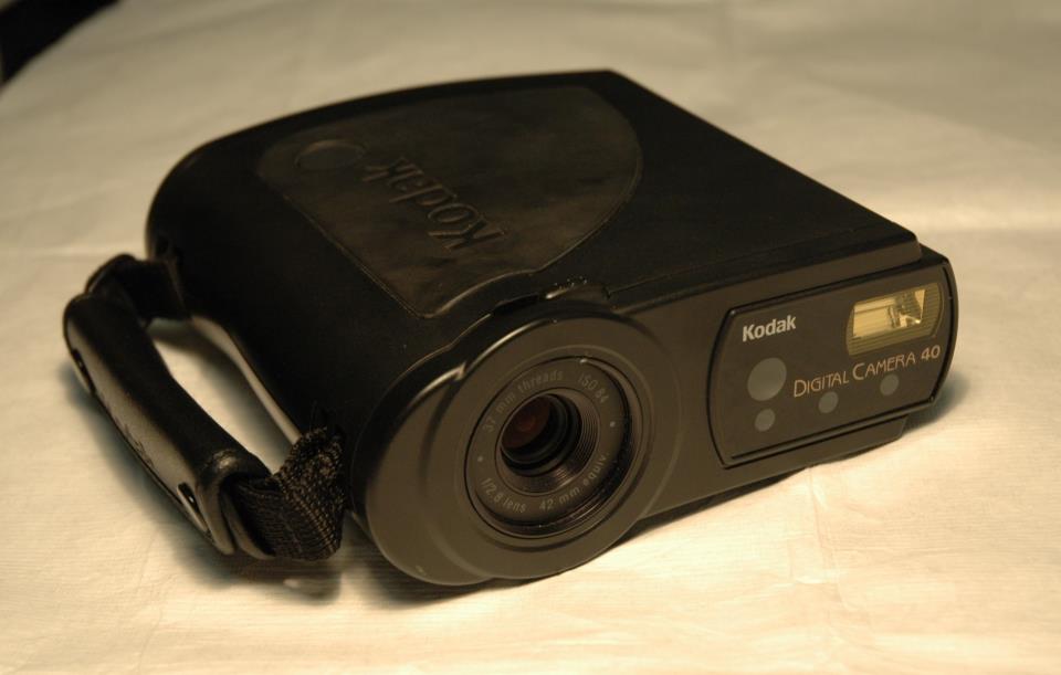 É da sua época? [1990] Câmera Fotográfica Kodak Digital 40