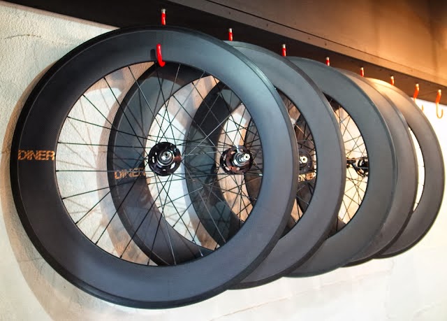 ピスト カーボンホイール 60mm インプレ】中華カーボンホイールは侮れ