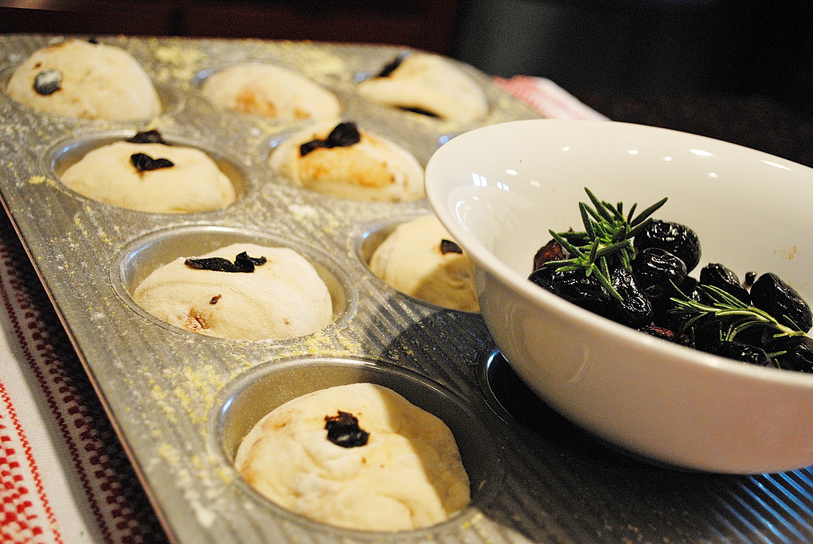 Olive Rolls (Pagnottelle con le Olive)