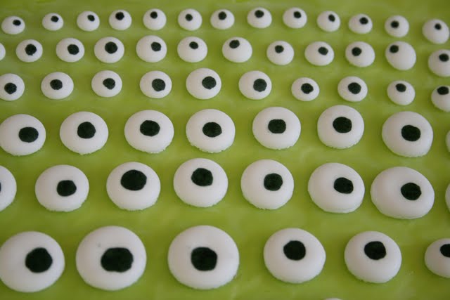 111018_CPE_candy+eyes_2.JPG