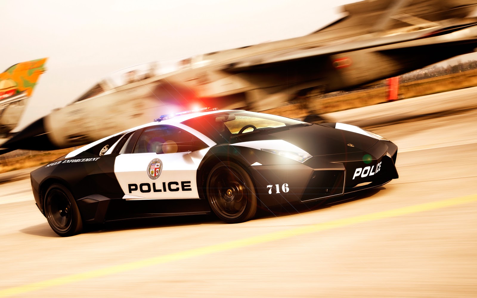 http://4.bp.blogspot.com/-Ba6kH62eSLo/TagKgHvwzCI/AAAAAAAAAA0/YfEcATUsvA0/s1600/5530-lamborghini-nfs-hot-pursuit-wallpaper.jpg