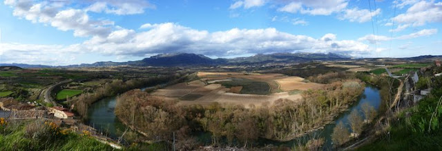 "Vista desde el pueblo de Briones" de Naiara Briones "Vista desde el pueblo de Briones" de Naiara Briones