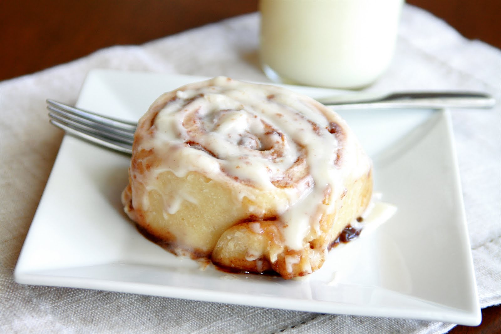 Cook Bake & Decorate Cinnamon Rolls