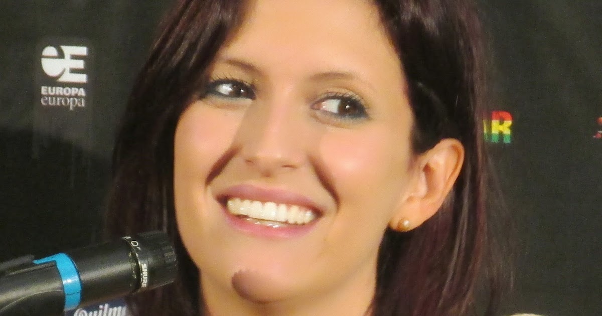 Revista Cartelera ENTREVISTA A ANTONELLA COSTA