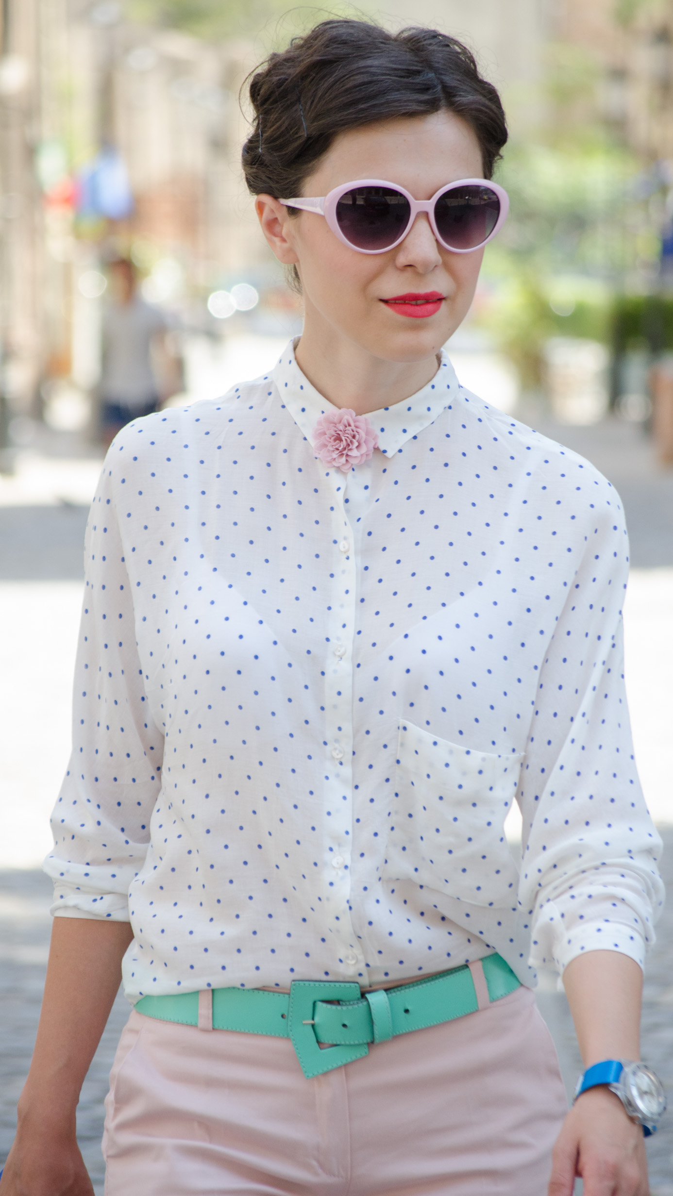 dotted shirt dusty pink pants minty heels belt blue bag zara new yorker summer