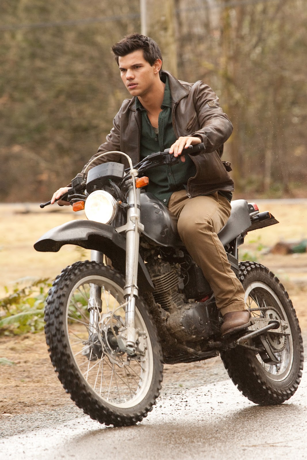 http://4.bp.blogspot.com/-BdBH4UNJk8U/T1UkRB36z6I/AAAAAAAAAJM/PeUcQJCPToI/s1600/Biker%2BJake.jpg