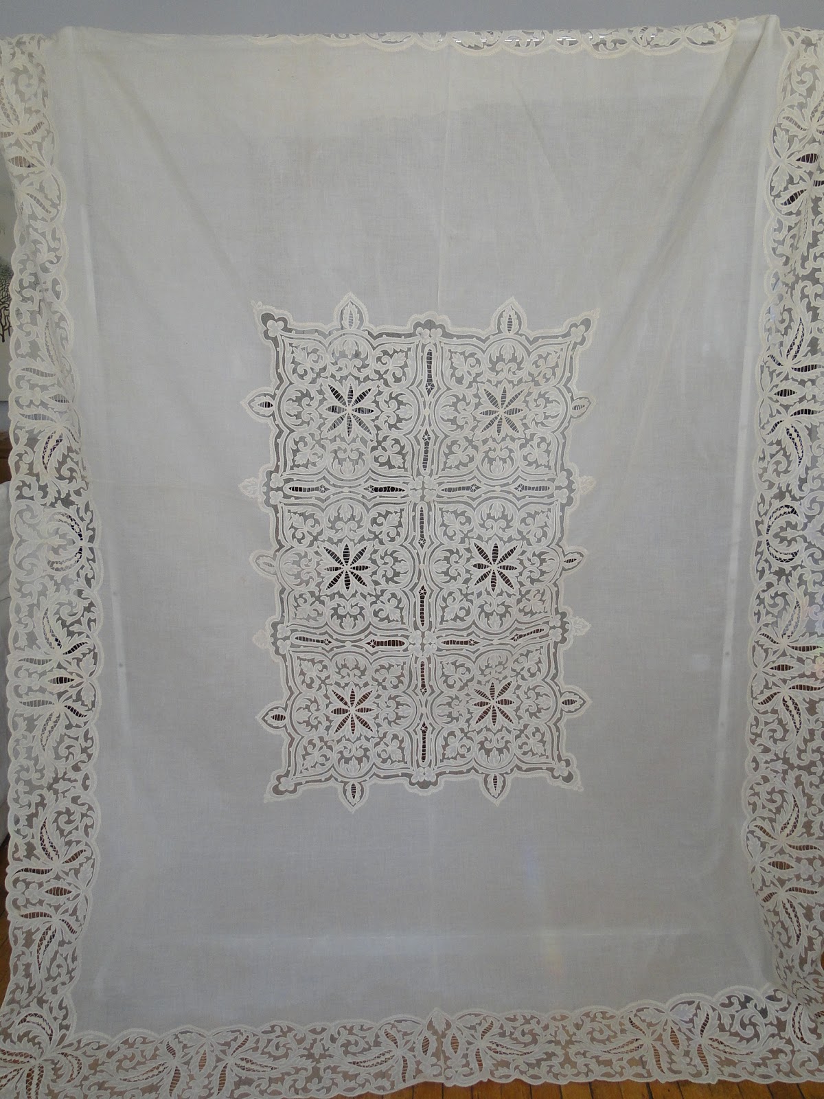 Buyer Seller Of Antique Lace Fine Linens Vintage Clothing