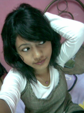 Colorful Yany Yany Dan Rambut Pendek