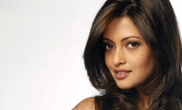 riya sen hot pics mms riya sen hot pics mms
