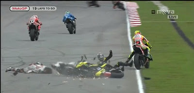 marco simoncelli crash marco simoncelli crash