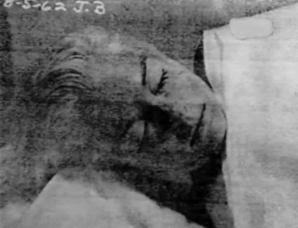 Documentário mostra fotos de Marilyn Monroe no necrotério escondidas por  anos