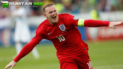 AGEN BOLA ONLINE - Rooney Terbaik di Premier 2015