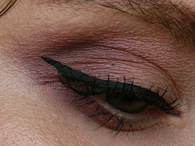 yaşam dükkanı -  miss w -  organik makyaj malzemesi -  alexa - makyaj ürünleri - makyaj blogları - kozmetik blogları - akmayan eyeliner- likid eyeliner - simsiyah eyeliner 