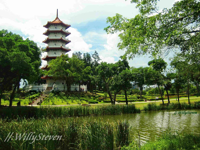 pagoda in chinese garden