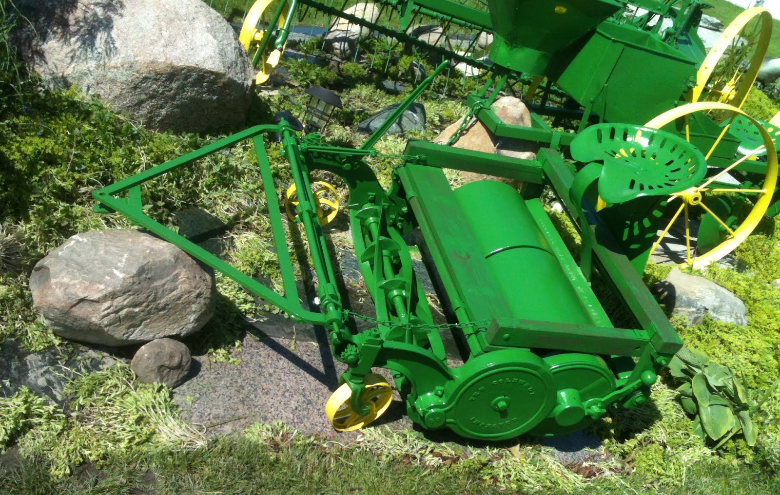 PezRich John Deere Horse Drawn