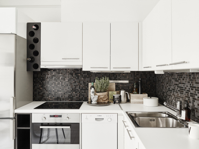 #DECO: White and Grey Small Studio | With Or Without Shoes - Blog