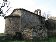 La façana nord amb una estructura pre-romànica de l'antiga església La façana nord amb una estructura pre-romànica de l'antiga església