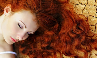 Conheça sete dicas de tratamento noturno para cabelo