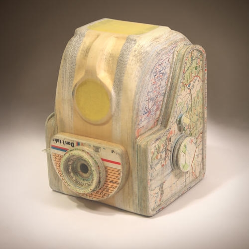 14-Fulvue-Ching-Ching-Cheng-Vintage-Camera-Sculptures-Made-of-Books-and-Maps-www-designstack-co