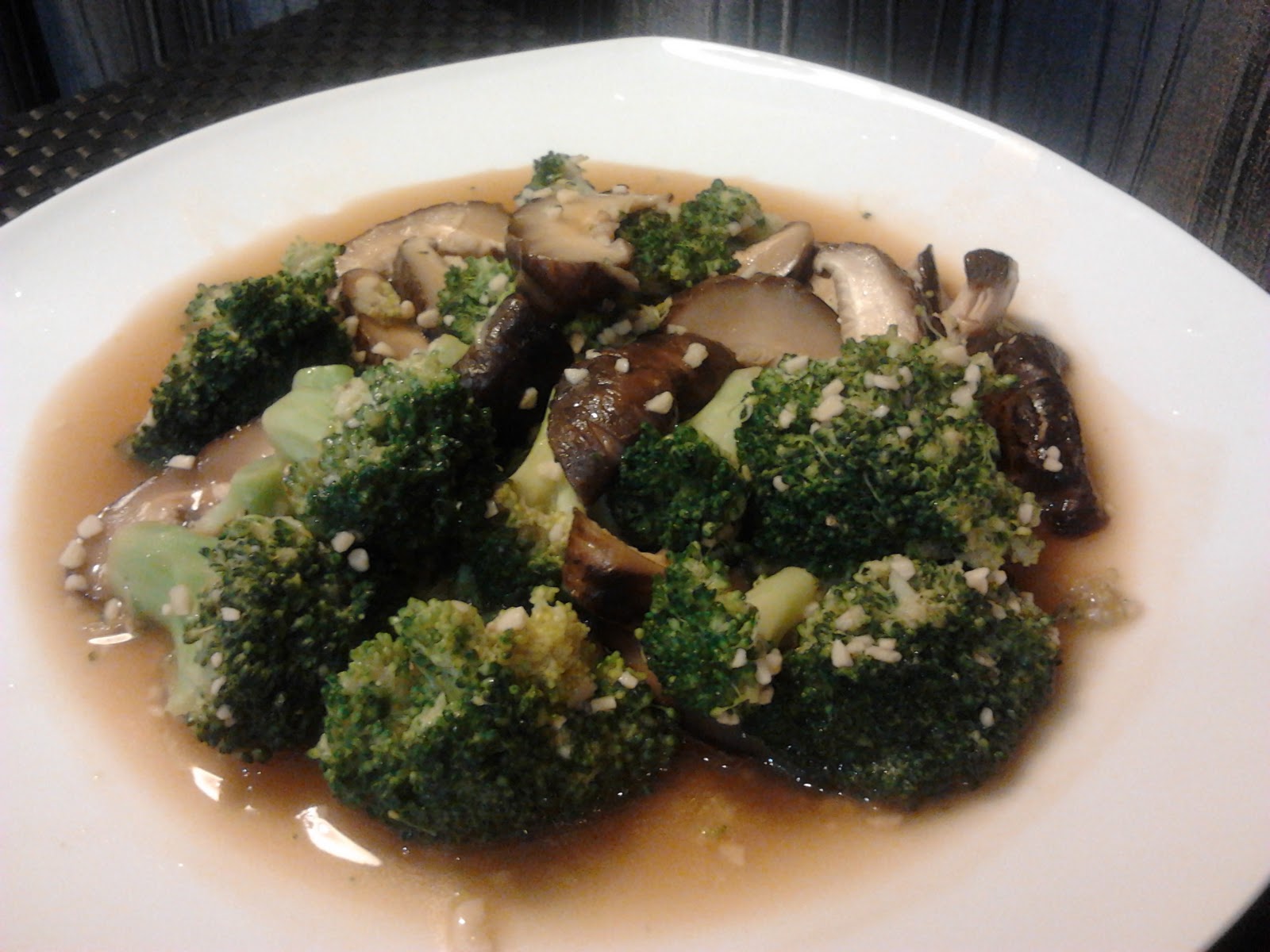 Stirfry Broccoli and Chinese Mushrooms with Garlic Shan's Recipes
